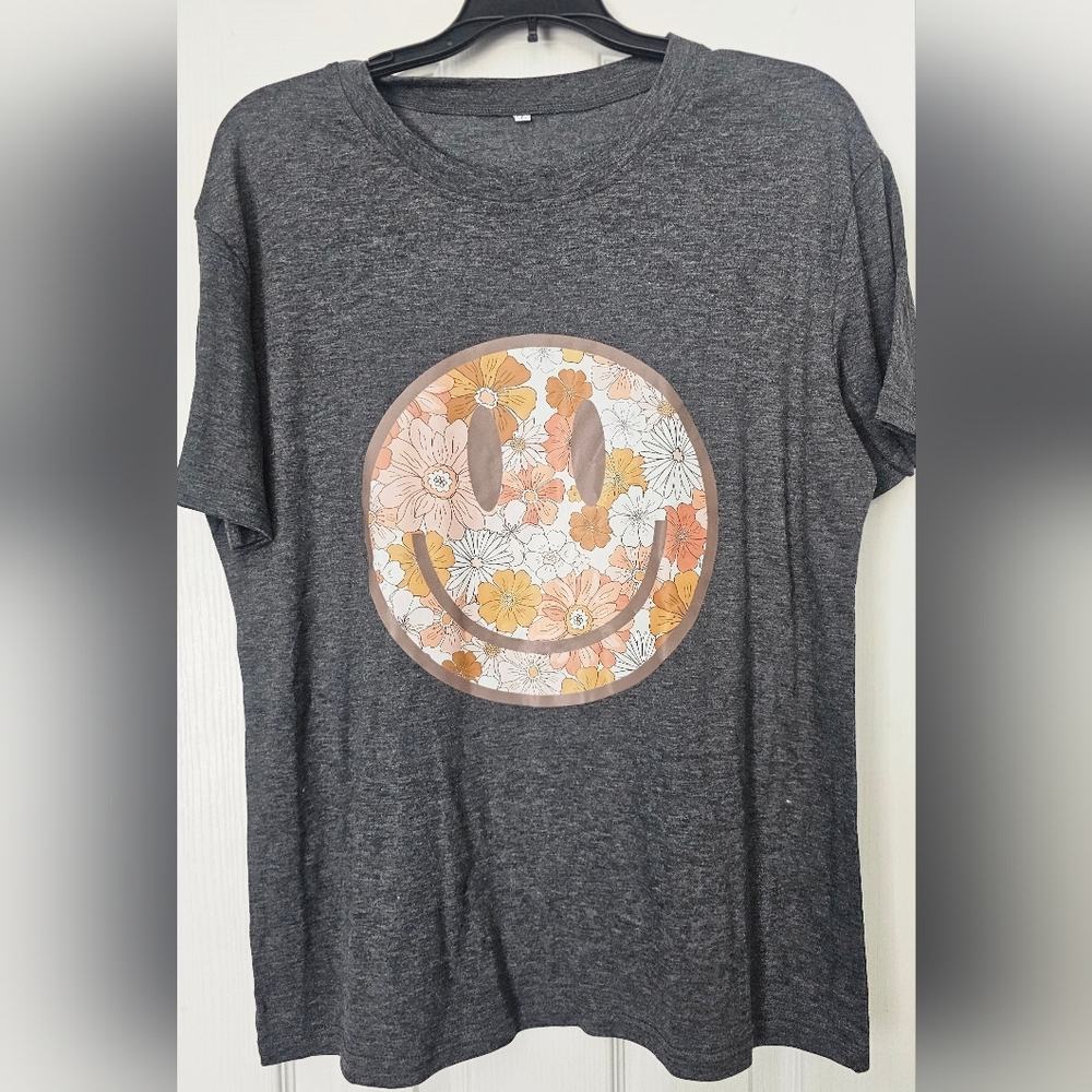 Floral Smiley Face Graphic Tee Size Large - Picture 2 of 6